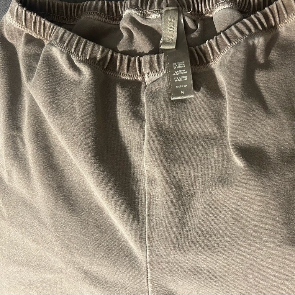 SKIMS Outdoor Basics leggings